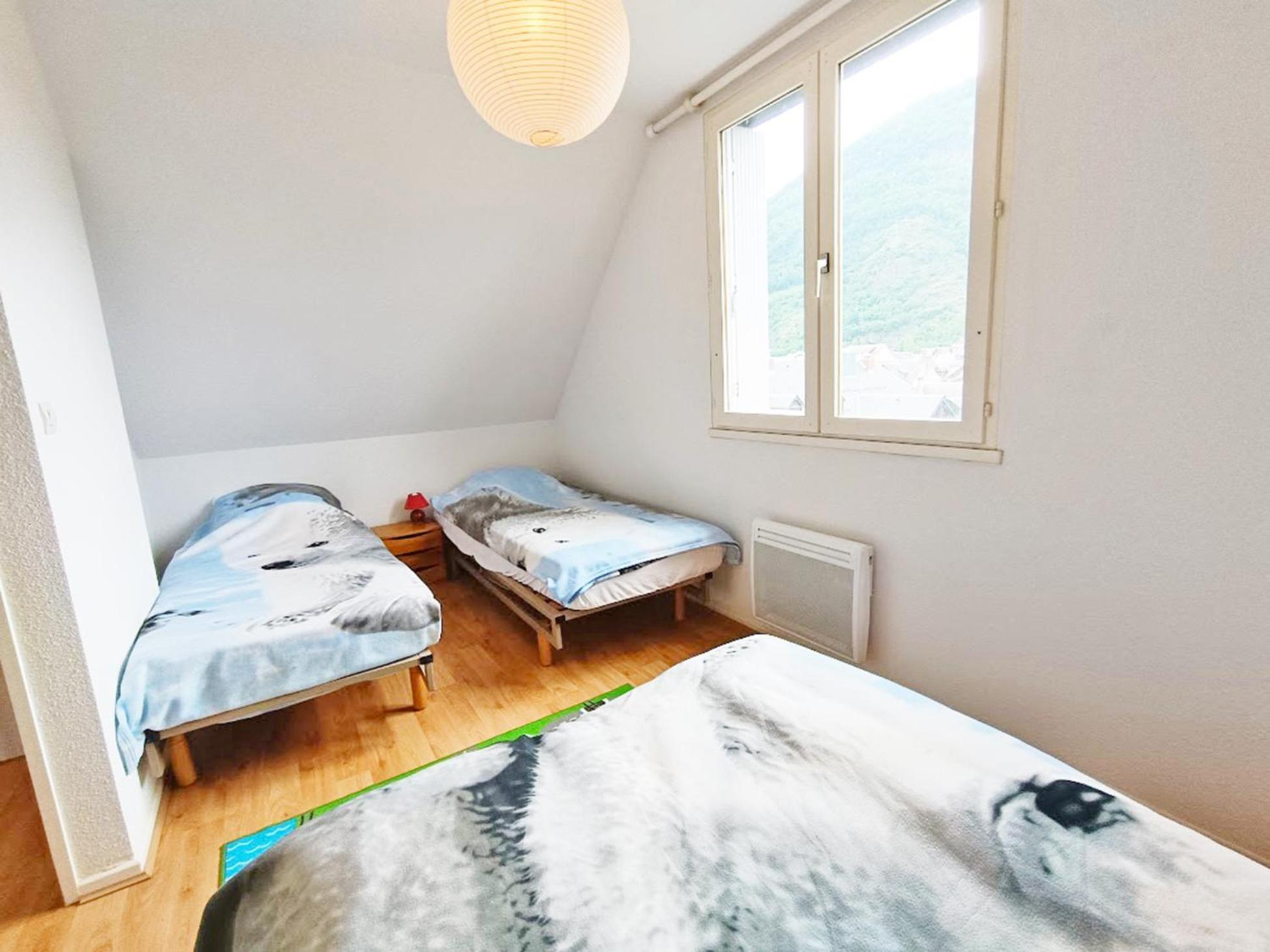 شقة Chez Charlotte, T3 Duplex, Vue Montagne, Parking Gratuit, Ascenseur, 4 Personnes Bagnères-de-Luchon المظهر الخارجي الصورة
